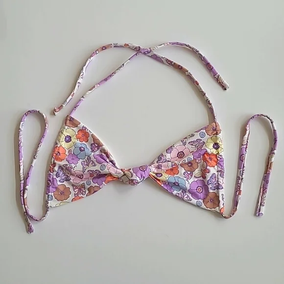 Frankie’s Knoted Bikini Top - Picture 3 of 6